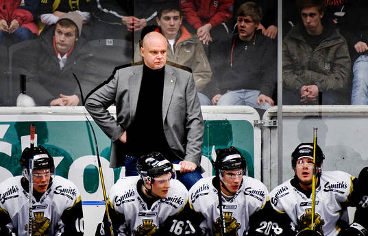 Bläddra bland fler bilder av Ishockey, Kvalserien, Södertälje - AIK
