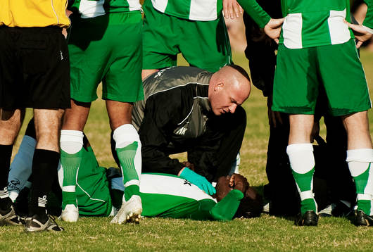 Monday James, Hammarby, ligger skadad