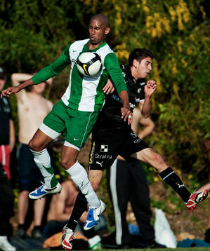 Nathan Paulse, Hammarby, vinner en luftduell mot Alejandro