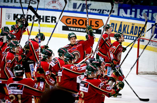 Frölunda jubel, tackar publiken