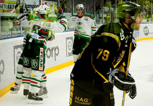 Mathias Porseland, Rögle gör 3-0 målet. Jubel i Rögle.