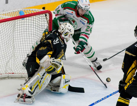Cam Abbott, Rögle och Christopher Heino-Lindberg,