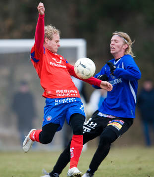 Erik Sundin, Helsingborg, mot en f.d. lagkamrat i Trelleborg