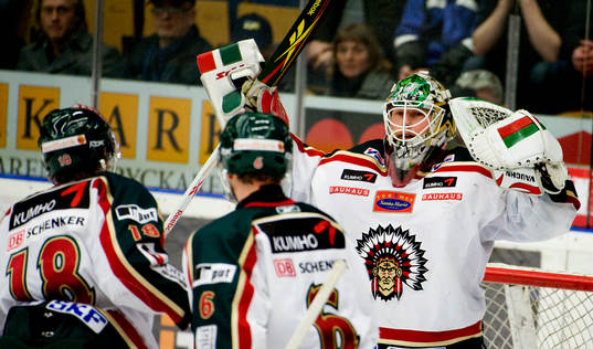 Johan Holmqvist, målvakt, Frölunda jubel