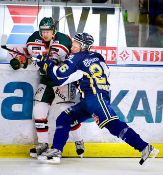 Simon Önerud, HV71, tackling