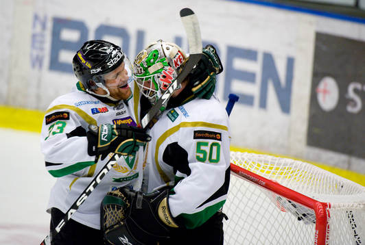 Jonas Gustavsson, Målvakt Färjestad jubel med Ari Vallin