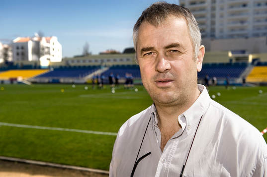 Träning på Estadio Antonio Coimbra da Mota i Estorilo