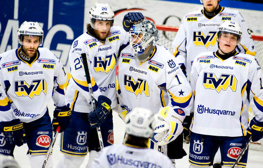 Stefan Liv, målvakt,  jubel