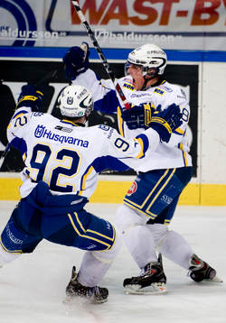 Nicholas Angell och Teemu Laine, jubel