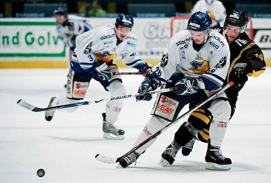 Peter Ström, Växjö, utmanas av Rasmus Ericsson, AIK