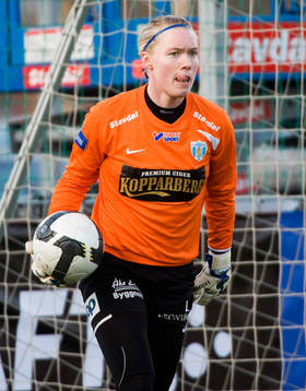 Hedvig Lindahl, målvakt