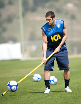 Emir Bajrami spelade fotboll på sitt speciella sätt, nu