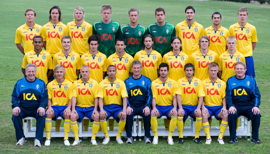 Bakre raden fr.v, Per Karlsson, Mikael Lustig, Ola