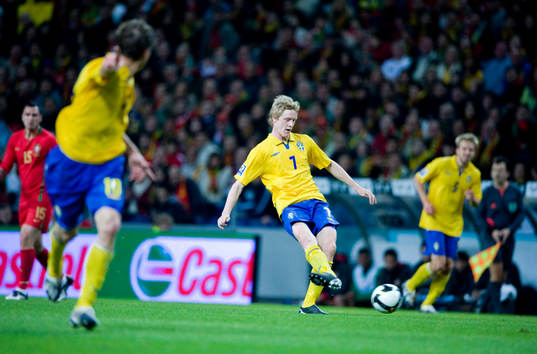 Rasmus Elm, Sverige spelar fram