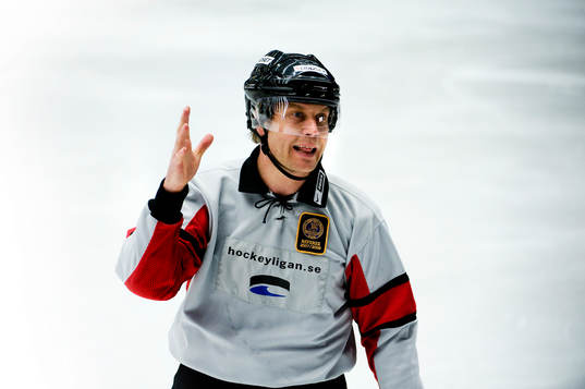 Bläddra bland fler bilder av Ishockey, Elitserien, Semifinal 6, HV71-Frölunda