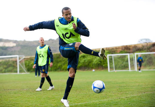 Martin Olsson möter på volley