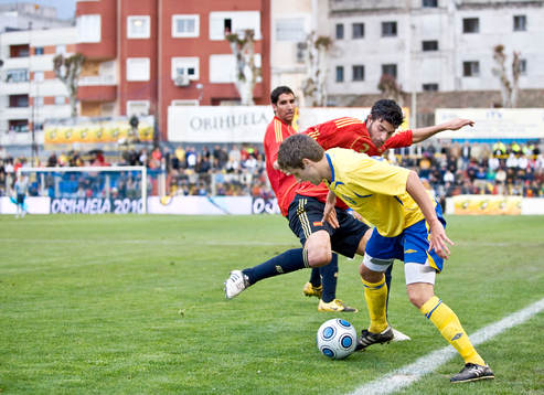 Gabriel Özkan, Sverige på linjen med Torres, Spanien