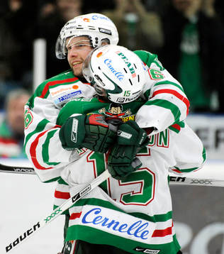Sebastian Karlsson och Daniel Johansson,  jubel
