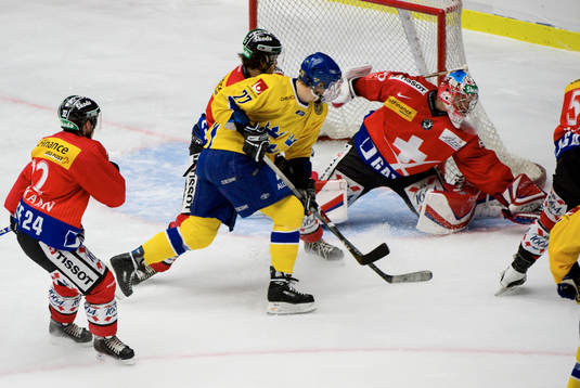 Carl Söderberg, Sverige har en chans mot Lukas Fueler,