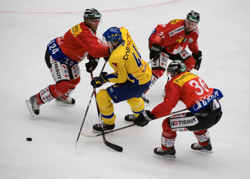 Victor Hedman, Sverige tar sig förbi tre Schweizare