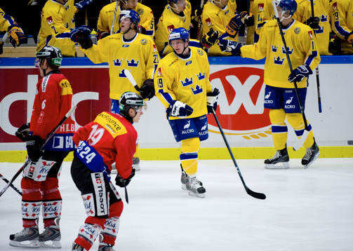 Patrik Zackrisson, Sverige reducerar till 2-3. Jubel i