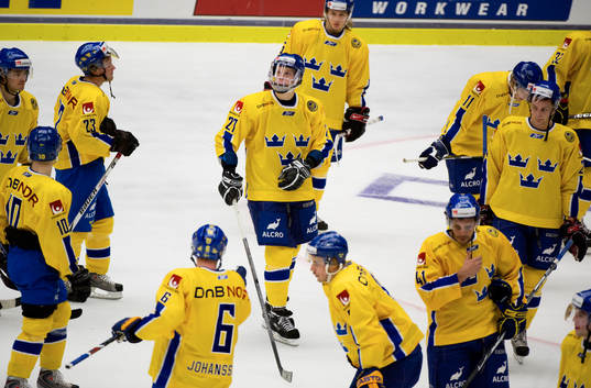 Sverige förlorade med 2-3, depp. Carl Söderberg, (nr 27),