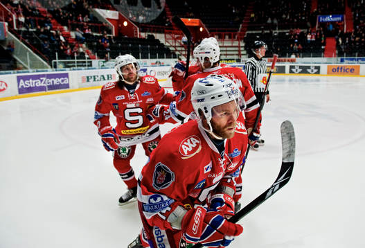 Robert Carlsson, åker mot avbytarbåset