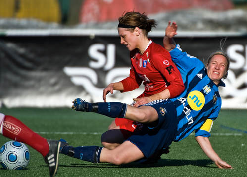 Maria Åhlund, Piteå drar ner Victoria Svensson,