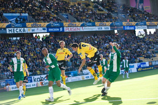 Anders Svensson och Denni Avdic framme och oroar