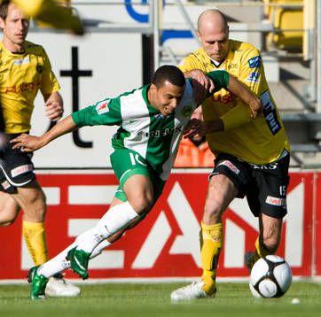 Ted Lukic brottas med Charlie Davies