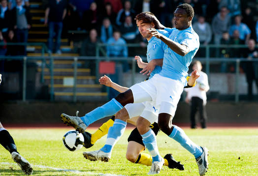 Guillermo Molins, Edward Ofere, tar bort varandra och
