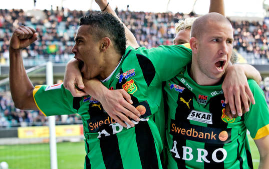 Gais, Wanderson och Mattias Lindström jubel