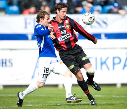 Marcus Falk-Olander trycker till Philip Haglund