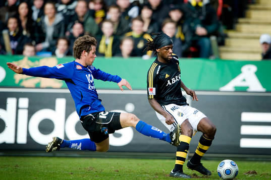 Emil Salomonsson, Halmstad och Martin Kayongo-Mutumba, AIK
