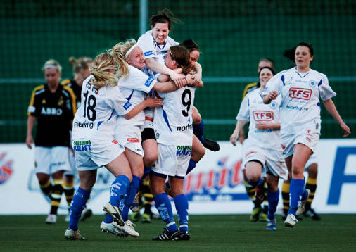 Stattena-spelare jublar