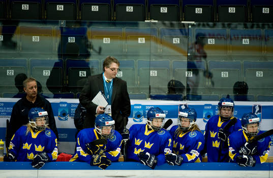 Peter Elander, förbundskapten, tränare. Bås. bänk,