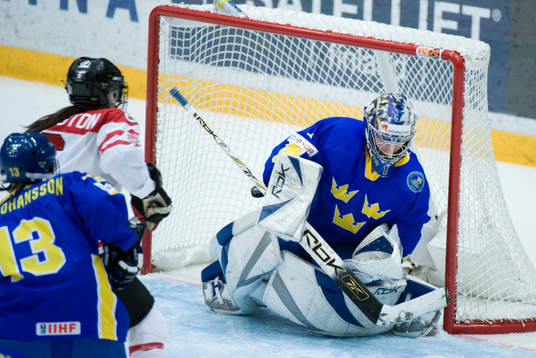 Sara Grahn, Målvakt Sverige släpper in 2-0