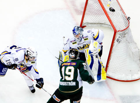 Peter Nordström, Färjestad sprätter in pucken bakom