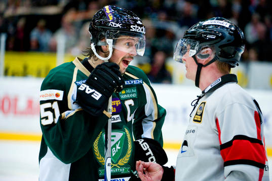 Rickard Wallin, Färjestad, Marcus Winnerborg, domare