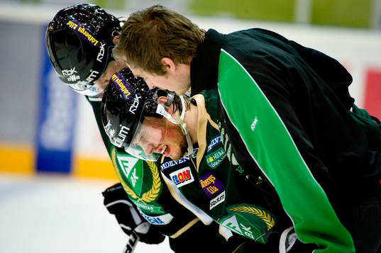Dick Axelsson, skada