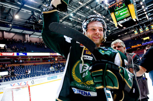 Marius Holtet, matchhjälte tackar publiken
