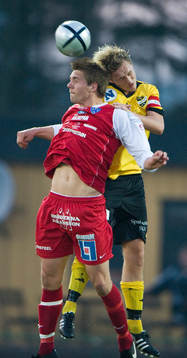 Stefan Rodevåg och Bobby Alm Nilsson, nickduell