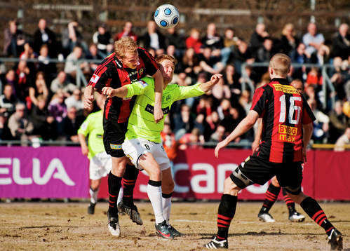 David Frölund, Brommapojkarna, trycker ner Josef Karlsson,