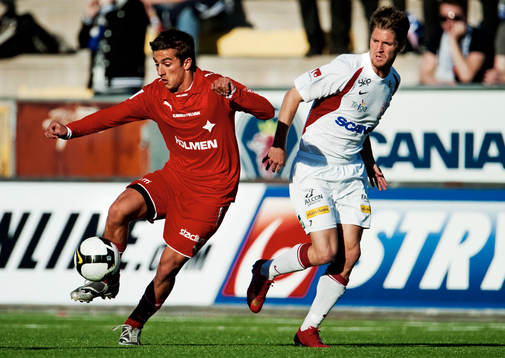 Christopher Telo, Norrköping, tar sig runt Martin