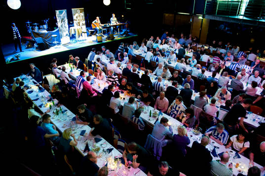 Restaurang Trädgårn, IFK bjuder in folk att äta innan