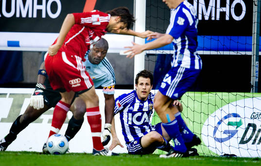 Tobias Hysén, IFK Göteborg, sitter och tittar på