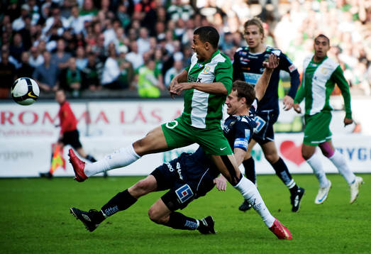 Charlie Davies, Hammarby, stöter in bollen mot mål