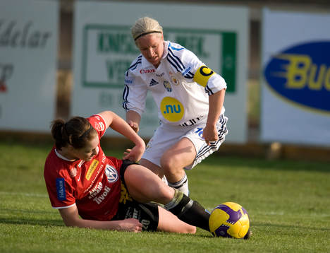 Victoria Svensson har fått Mia Carlsson på fall