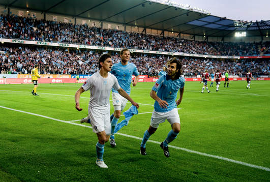 Agon Mehmeti har gjort mål, jubel på Swedbank Stadion.