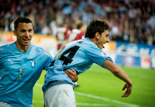 Agon Mehmeti, Malmö har gjort 2-0, jubel med Guillermo